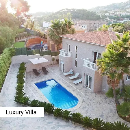 Villa Luxury Villa, Private Beach N Pool Lloret de Mar